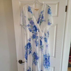 Ricarica - Maxi - White Dress with Blue Flowers